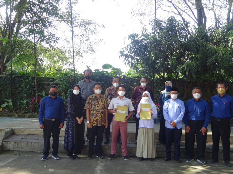 Prestasi siswa SMP Al Masoem