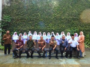 Siswa berprestasi SMA Al Masoem (1) (Large)