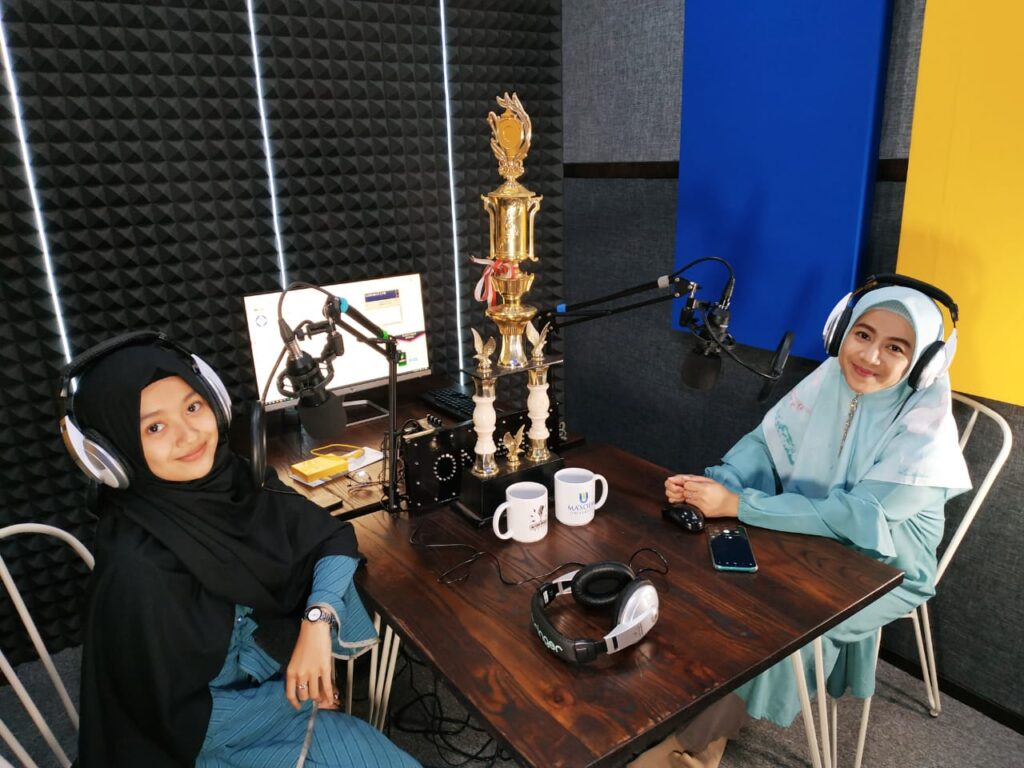 rispa mustika (mahasiswa jur bhs. inggris semester 1) yg juara 2 speech contest tingkat nasional