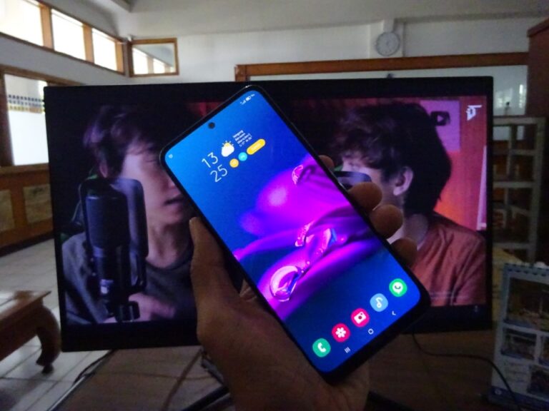 Smartphone ke Sekolah
