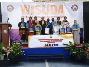 Wisuda SD Al Masoem (13)
