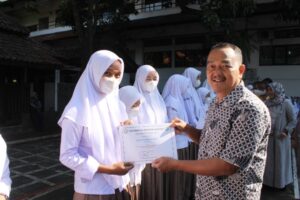 Diseminasi dan penghargaan SMA (10)