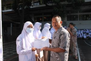Diseminasi dan penghargaan SMA (12)