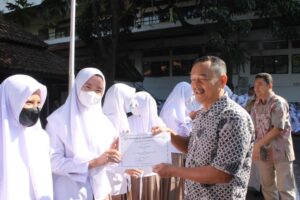 Diseminasi dan penghargaan SMA (13)