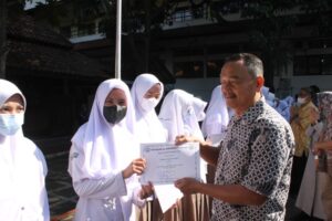 Diseminasi dan penghargaan SMA (14)
