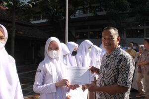 Diseminasi dan penghargaan SMA (16)