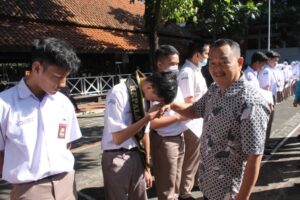 Diseminasi dan penghargaan SMA (23)