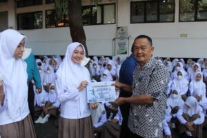Diseminasi dan penghargaan SMA (35)