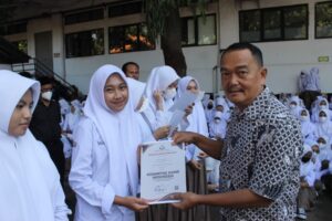 Diseminasi dan penghargaan SMA (37)