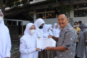 Diseminasi dan penghargaan SMA (4)