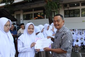 Diseminasi dan penghargaan SMA (41)