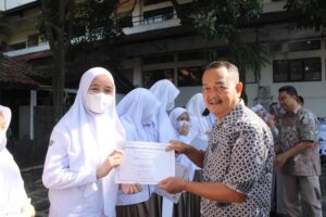 Diseminasi dan penghargaan SMA (8)