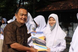 Diseminasi dan prestasi smp al masoem (8)