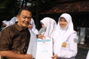 Diseminasi dan prestasi smp al masoem (9)