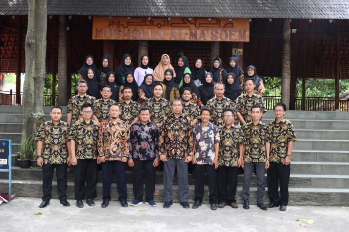 Guru SMP Al Masoem (3)