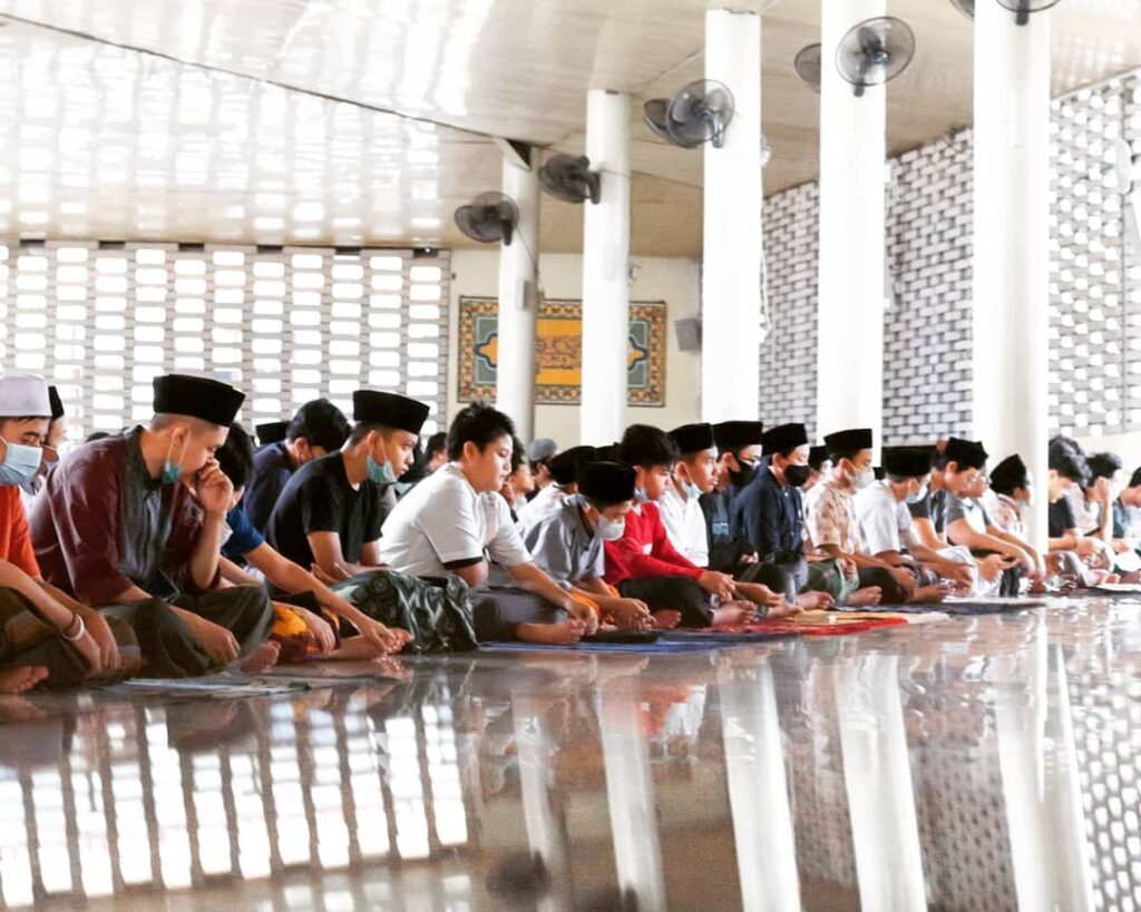 Grid 2 shalat berjemaah