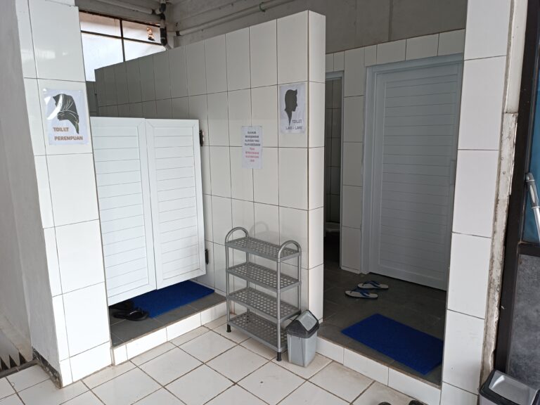 Menjaga Kesehatan Siswa Melalui Toilet Sekolah Yang Bersih