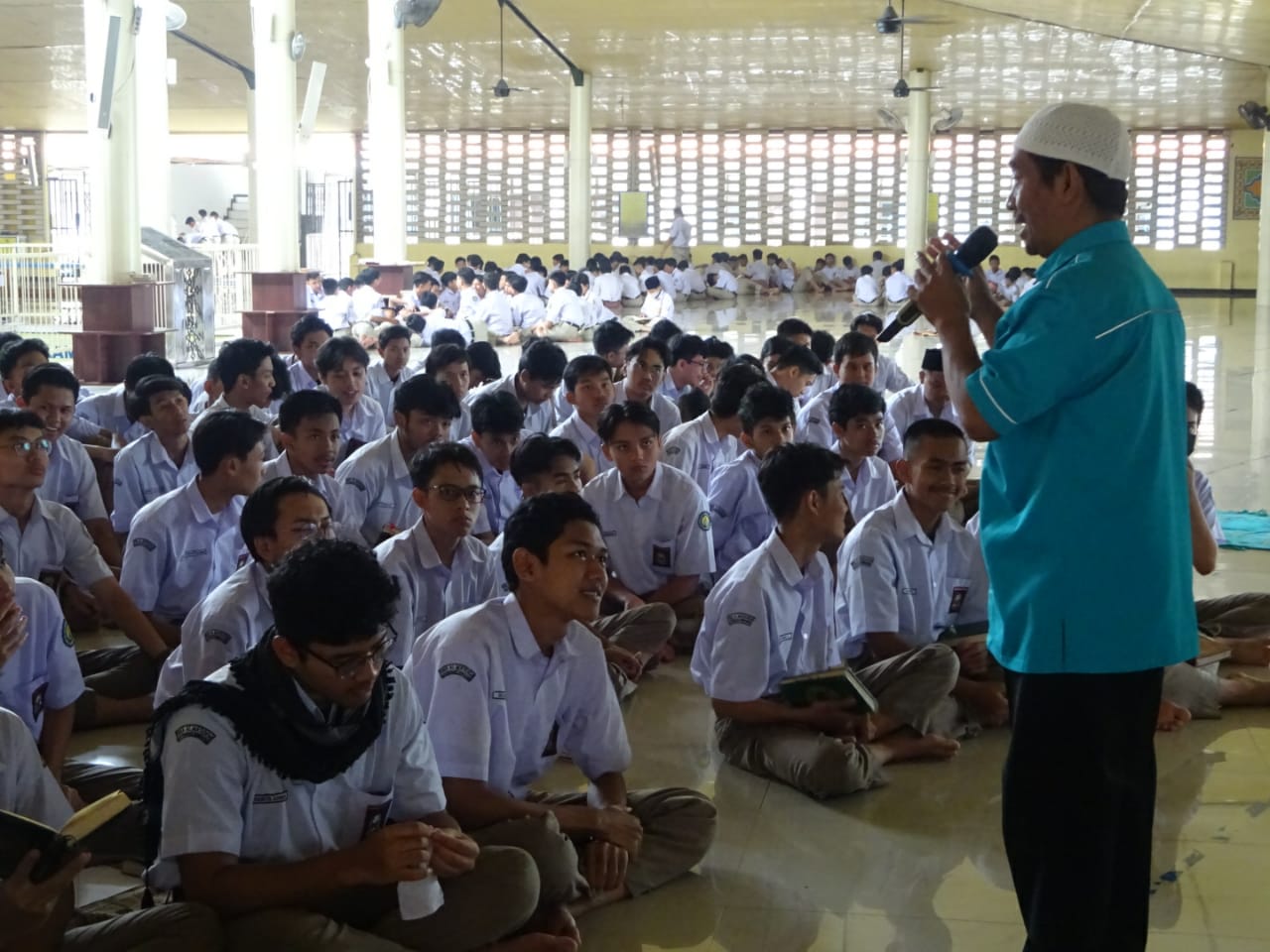 Mengenal Pesantren Kilat di Sekolah