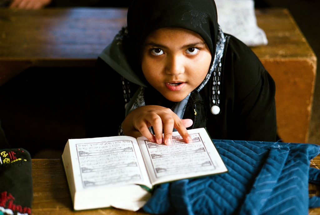 5 Tips Agar Anak Mau Masuk Pesantren dan Betah di Sana