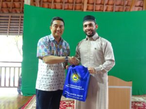 Membaca Surat Al Fatihah Bersama Syekh Ahmad Abdul Nasir