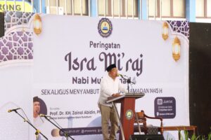 Dr H Ceppy Nasahi Masoem pada Peringatan Isra Miraj di Yayasan Al Masoem 1445 H