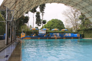 Kolam Renang Putri